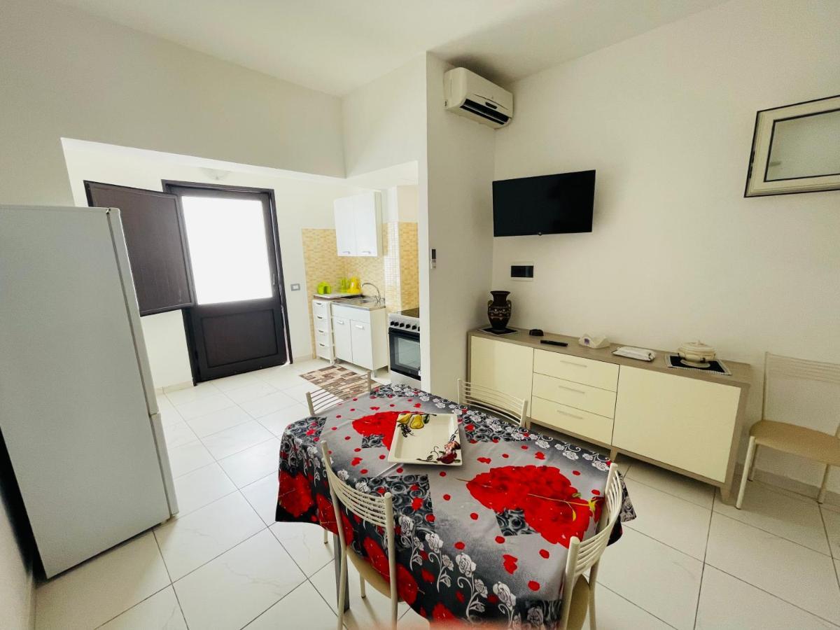 Sea Apartment Torre Lapillo Esterno foto